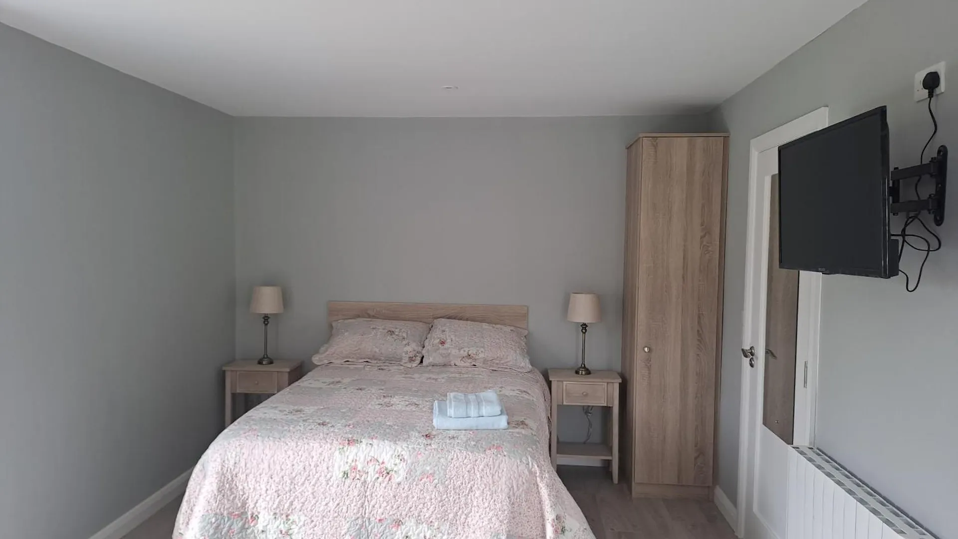 The Paddock Hotel Gort Guest house